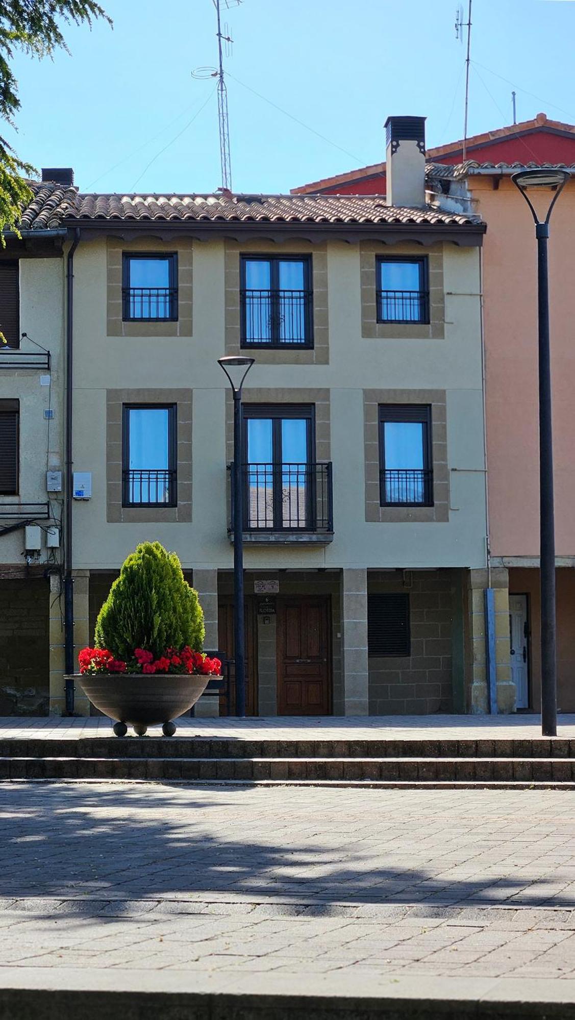 Apartamentos La Florida Casalarreina Extérieur photo